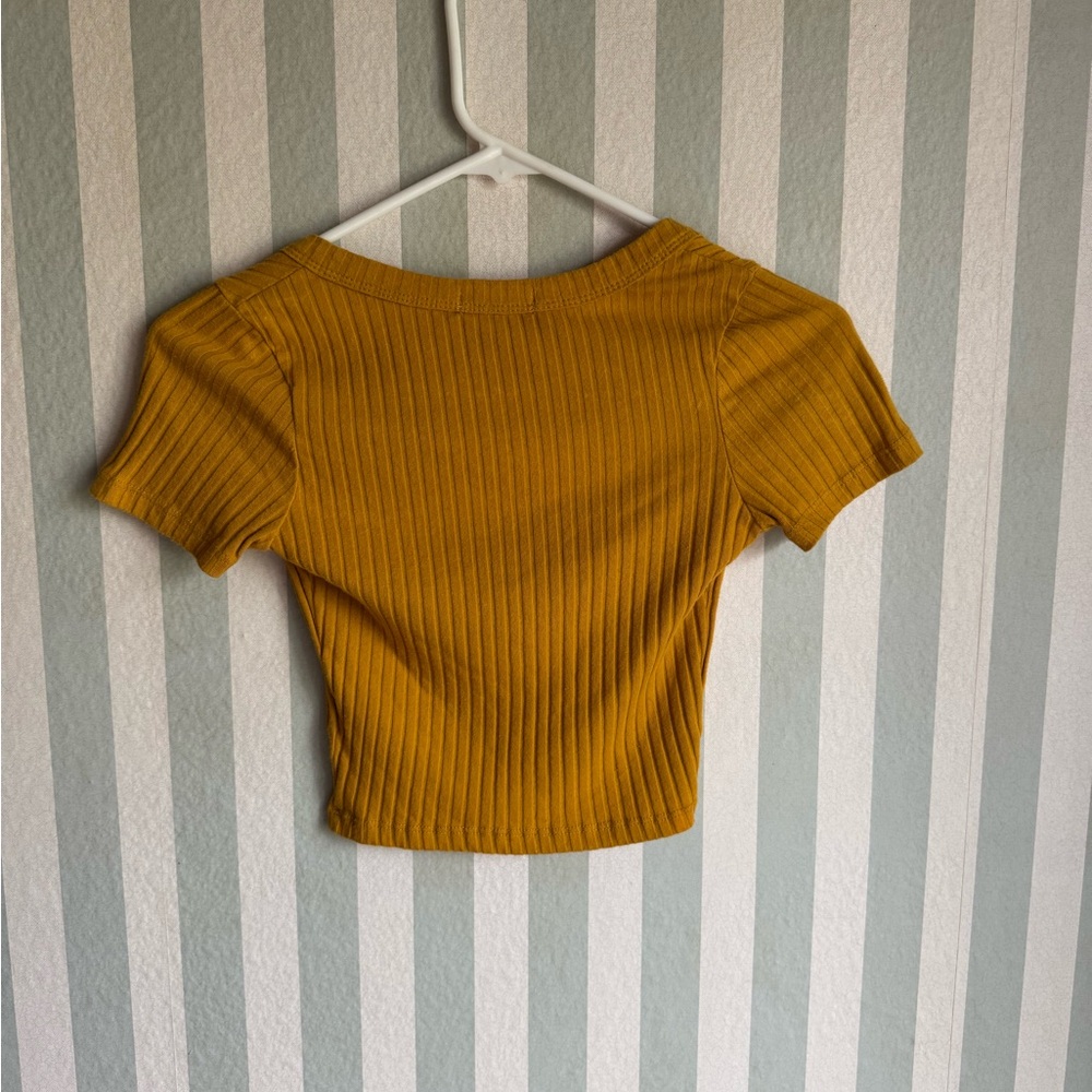 Timing Golden Ribbed Button Crop Top - Picture 2 of 2